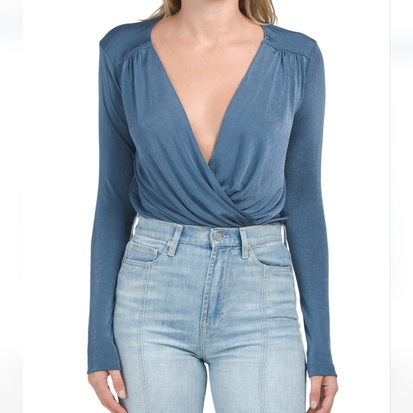 Free People deep V neckline Bodysuit, EUC, size S - Picture 1 of 5